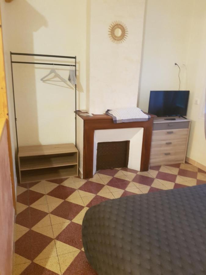 Les Belles Nuits Bed & Breakfast Le Bousquet-d'Orb Luaran gambar