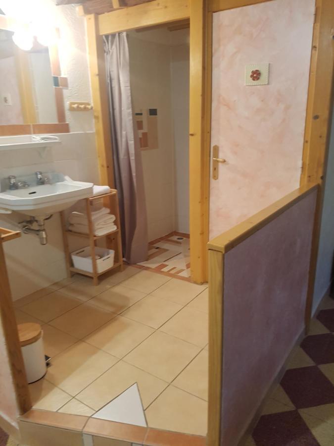 Les Belles Nuits Bed & Breakfast Le Bousquet-d'Orb Luaran gambar